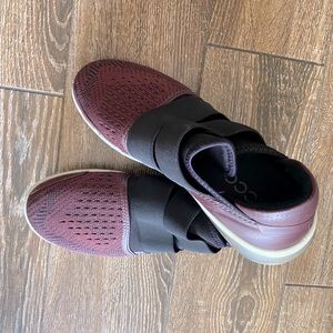 ECCO DANISH DESIGN pull on sneakers